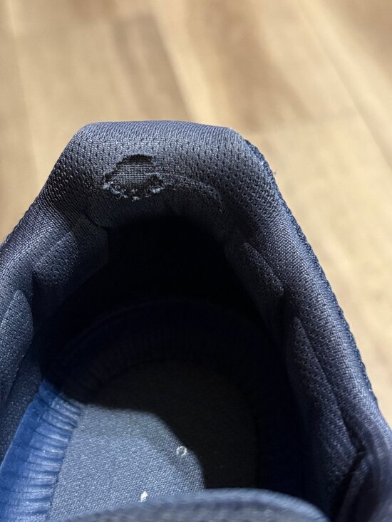 Athletic_Shoes